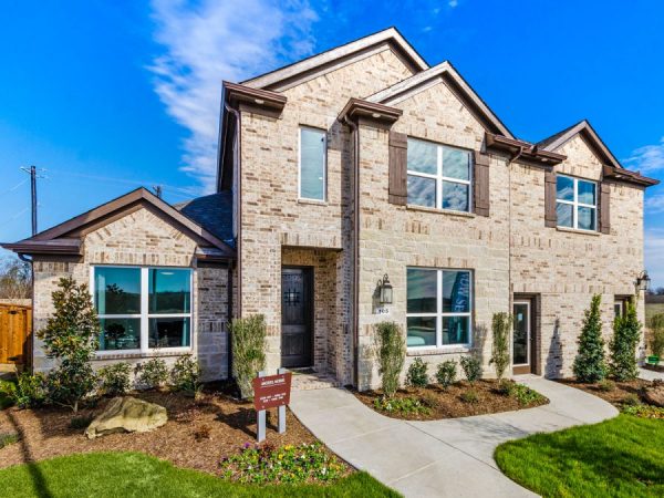 Larger Lots Now Available in Hollyhock
