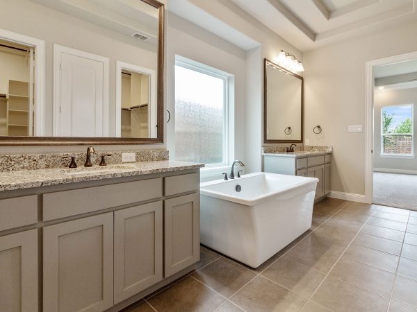 Landon Homes 716 Chesapeake III Frisco TX Master Bath