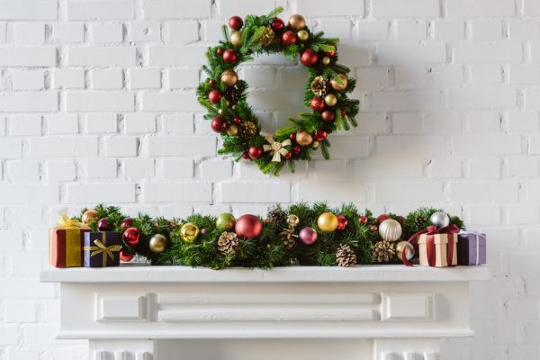 10 Fun Ways to Decorate Your Mantel for Christmas