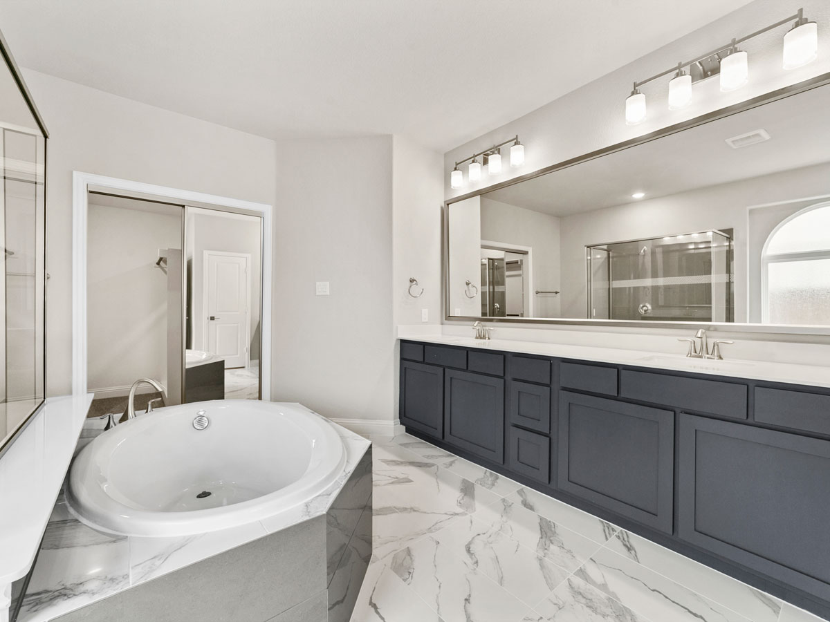 New Home Builder Landon Homes 600 Richmond Master Bathroom