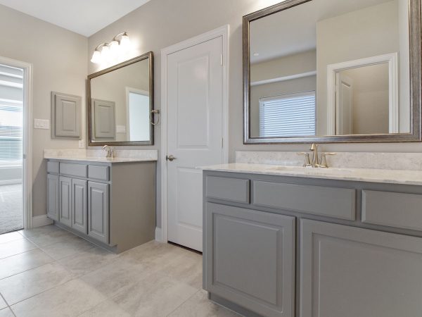 Landon Homes new home builder 515 Sherwood master bathroom with grey painted cabinets