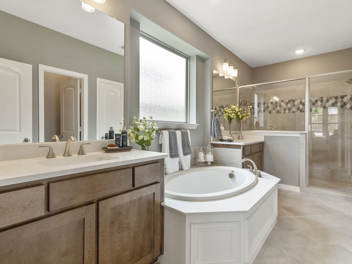 519 Bradley Collection by Landon Homes Master Bath