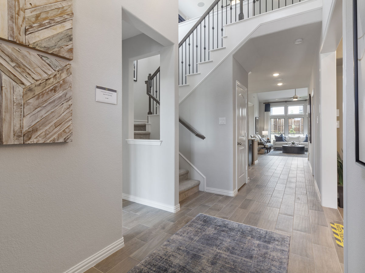519 Bradley Collection by Landon Homes Entry