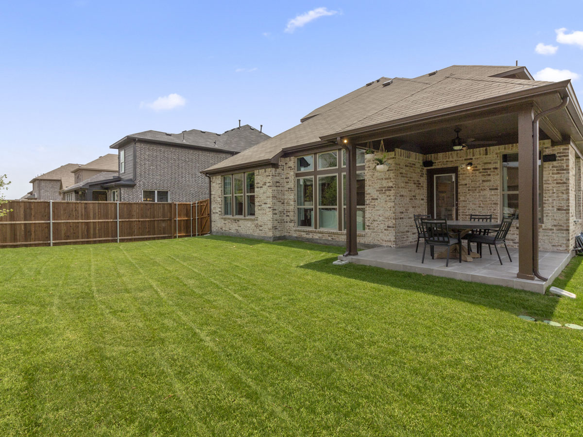 519 Bradley Collection by Landon Homes Yard