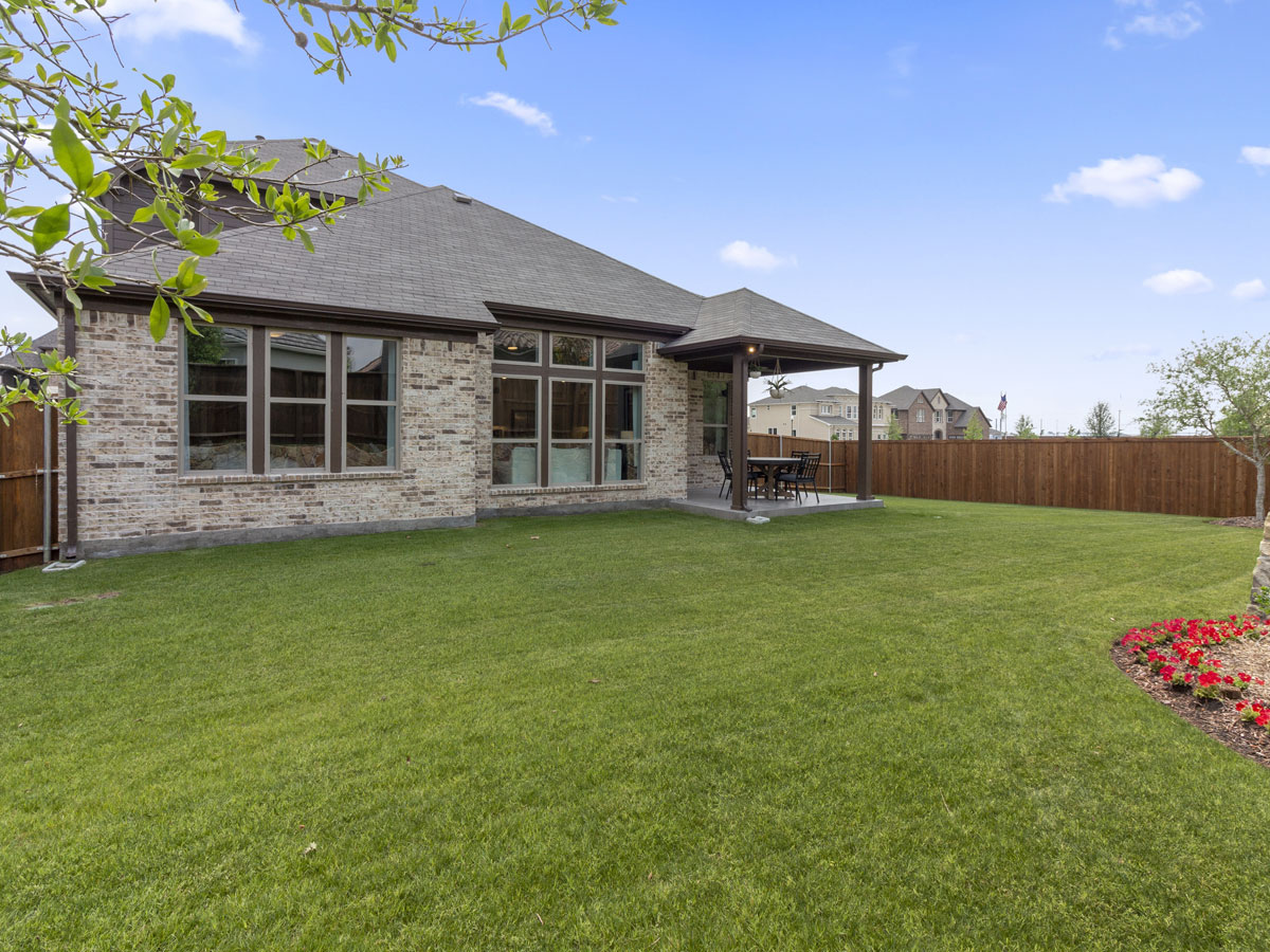 519 Bradley Collection by Landon Homes Yard