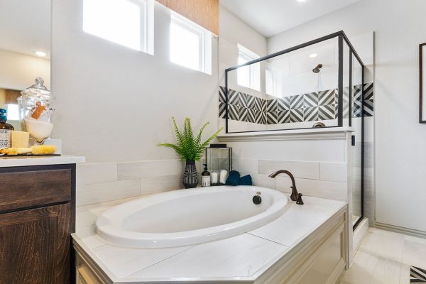 Landon Homes 5810 Sienna Model Argyle TX Master Bathroom